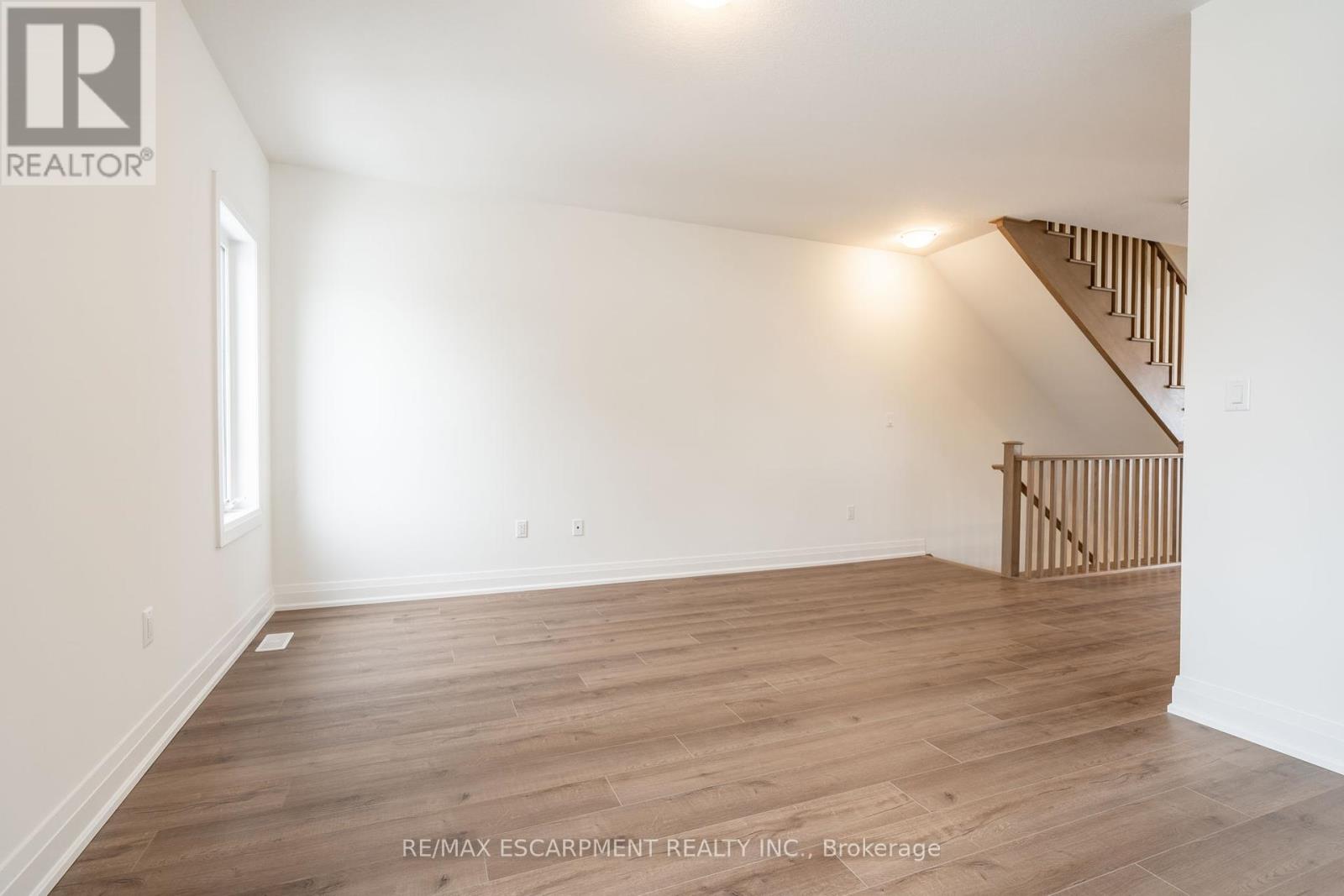 20 Clear Valley Lane, Hamilton, Ontario  L0R 1W0 - Photo 5 - X12157063
