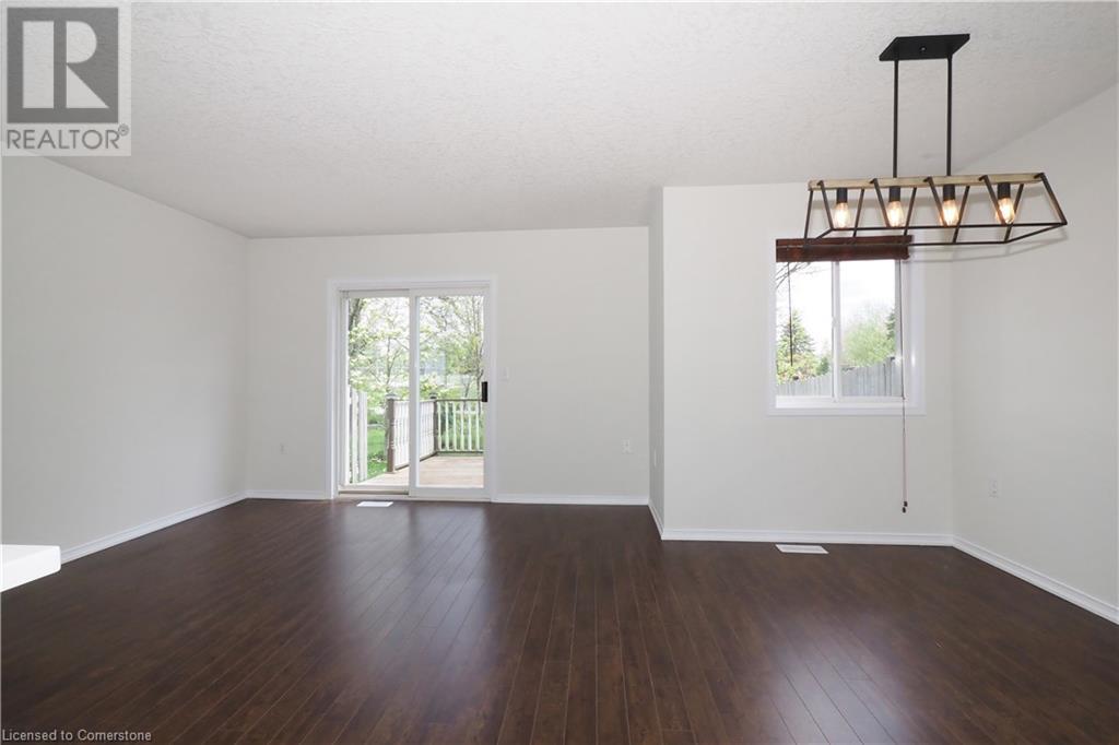 502 Mayflower Street, Waterloo, Ontario  N2K 3Y7 - Photo 11 - 40729344