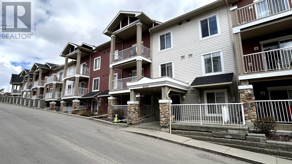 8208, 70 Panamount Drive NW, Calgary, Alberta