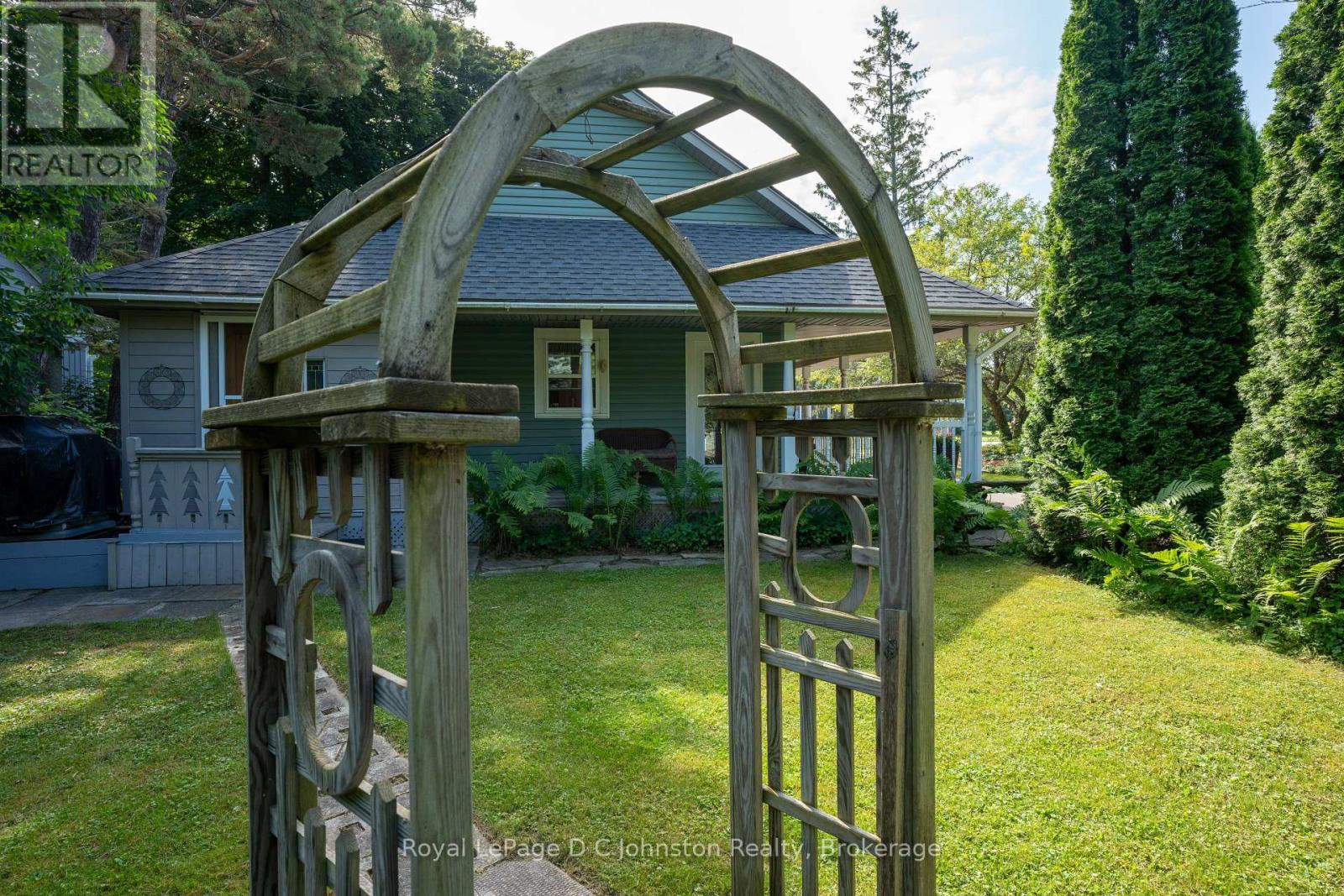 62 Grey Street N, Saugeen Shores, Ontario  N0H 2L0 - Photo 41 - X12157097