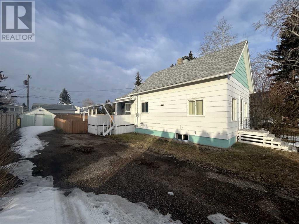 5114 48 Avenue, Forestburg, Alberta  T0B 1N0 - Photo 3 - A2206448