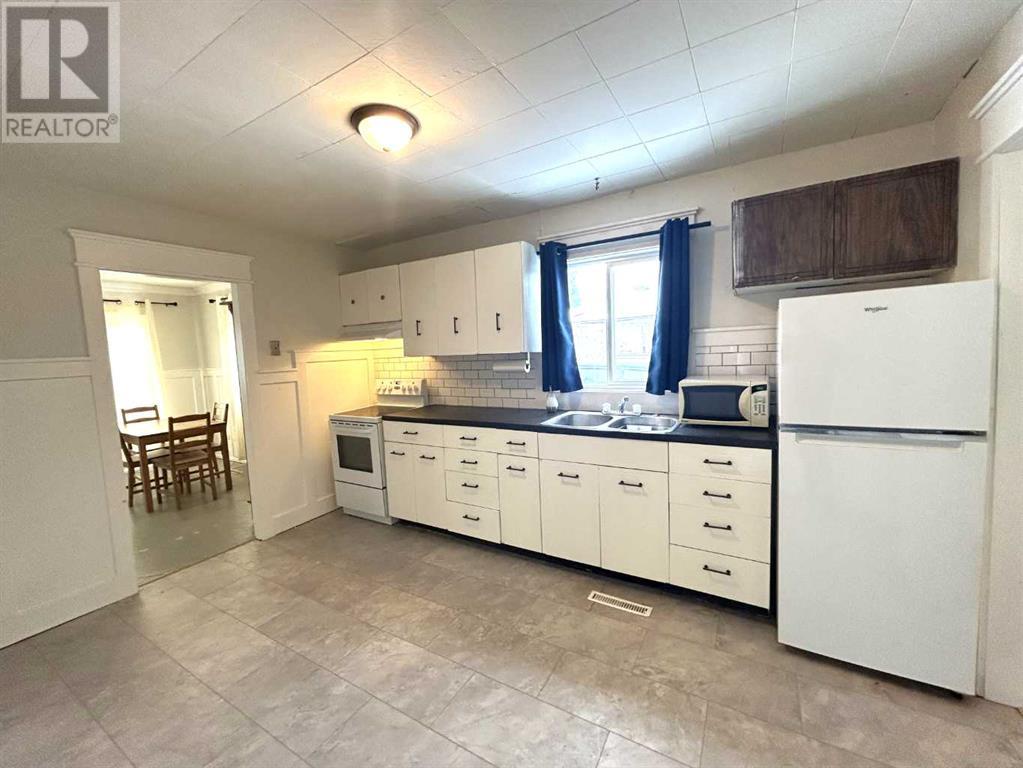 5114 48 Avenue, Forestburg, Alberta  T0B 1N0 - Photo 12 - A2206448
