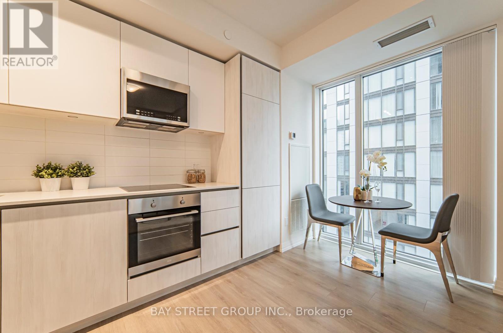 3305 - 8 Widmer Street, Toronto, Ontario  M5V 2E7 - Photo 11 - C12157073