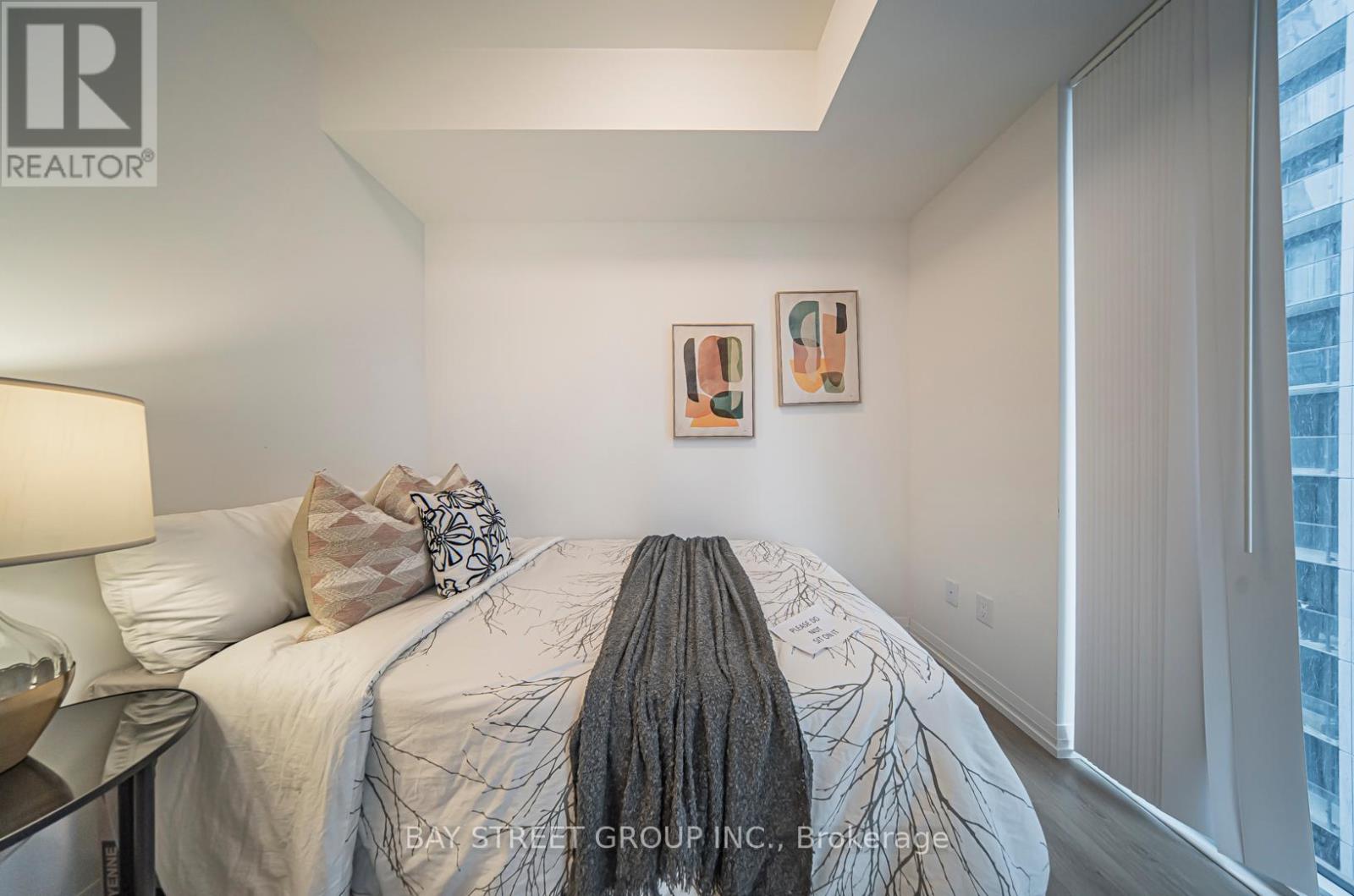 3305 - 8 Widmer Street, Toronto, Ontario  M5V 2E7 - Photo 18 - C12157073
