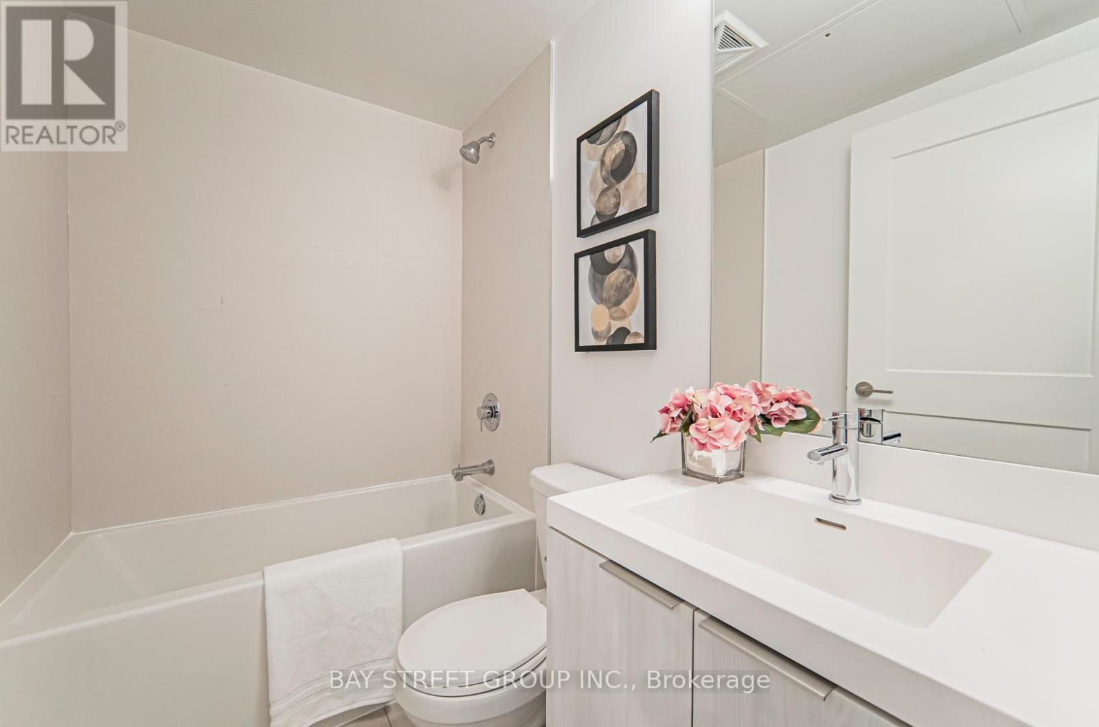 3305 - 8 Widmer Street, Toronto, Ontario  M5V 2E7 - Photo 24 - C12157073