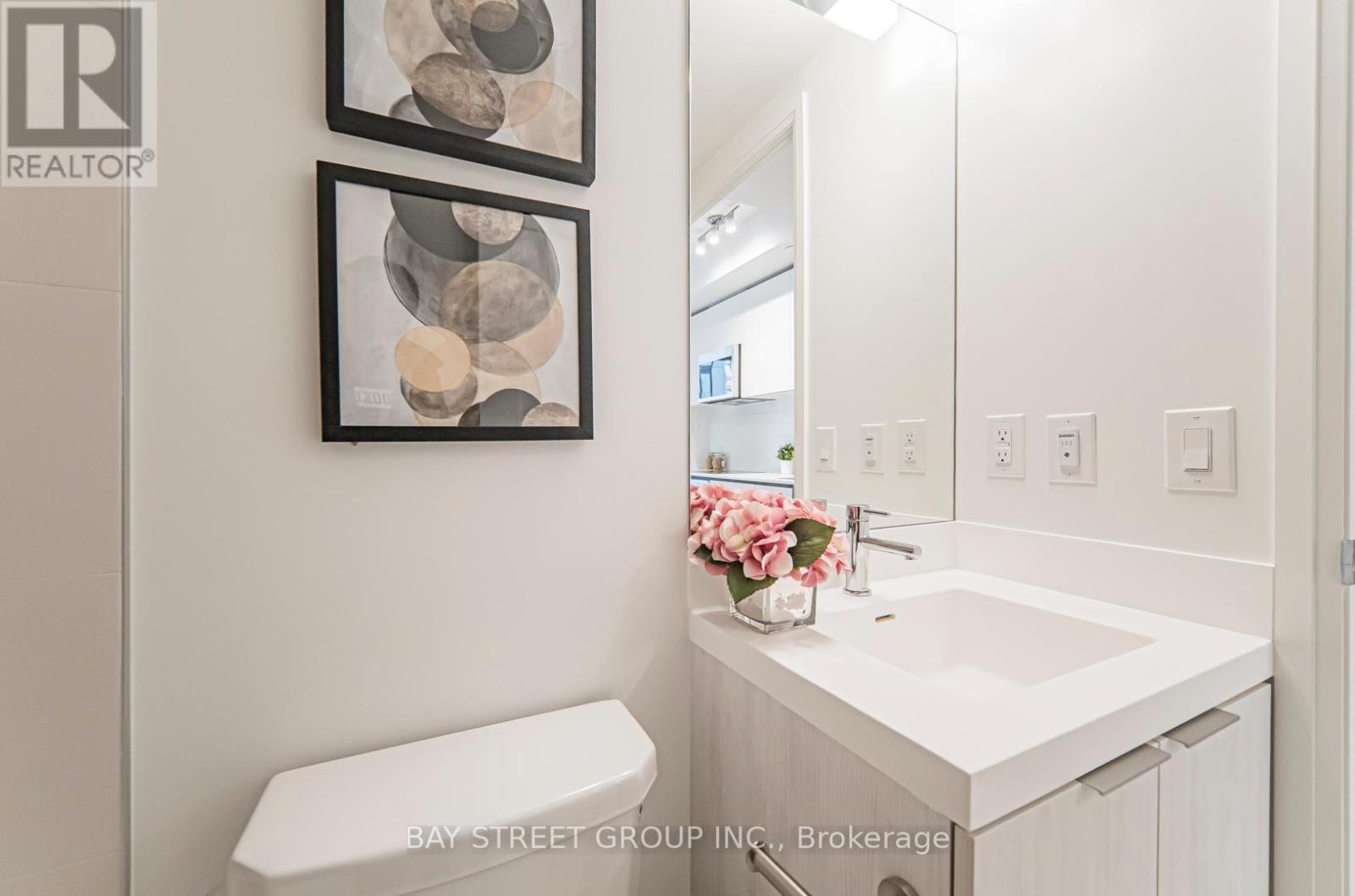 3305 - 8 Widmer Street, Toronto, Ontario  M5V 2E7 - Photo 30 - C12157073