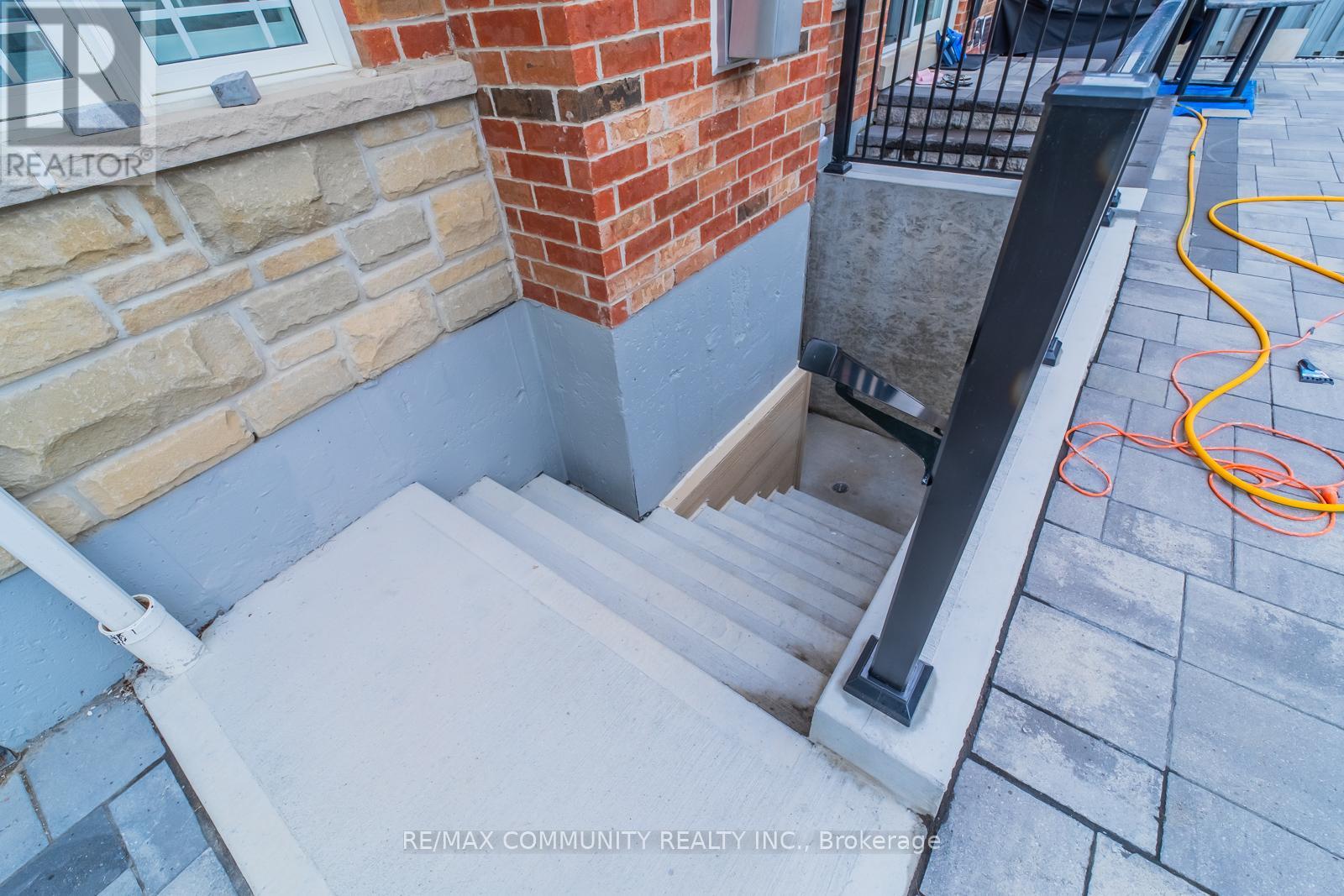 3 Sivyer Crescent, Ajax (Northeast Ajax), Ontario  L1Z 2A6 - Photo 4 - E12157069