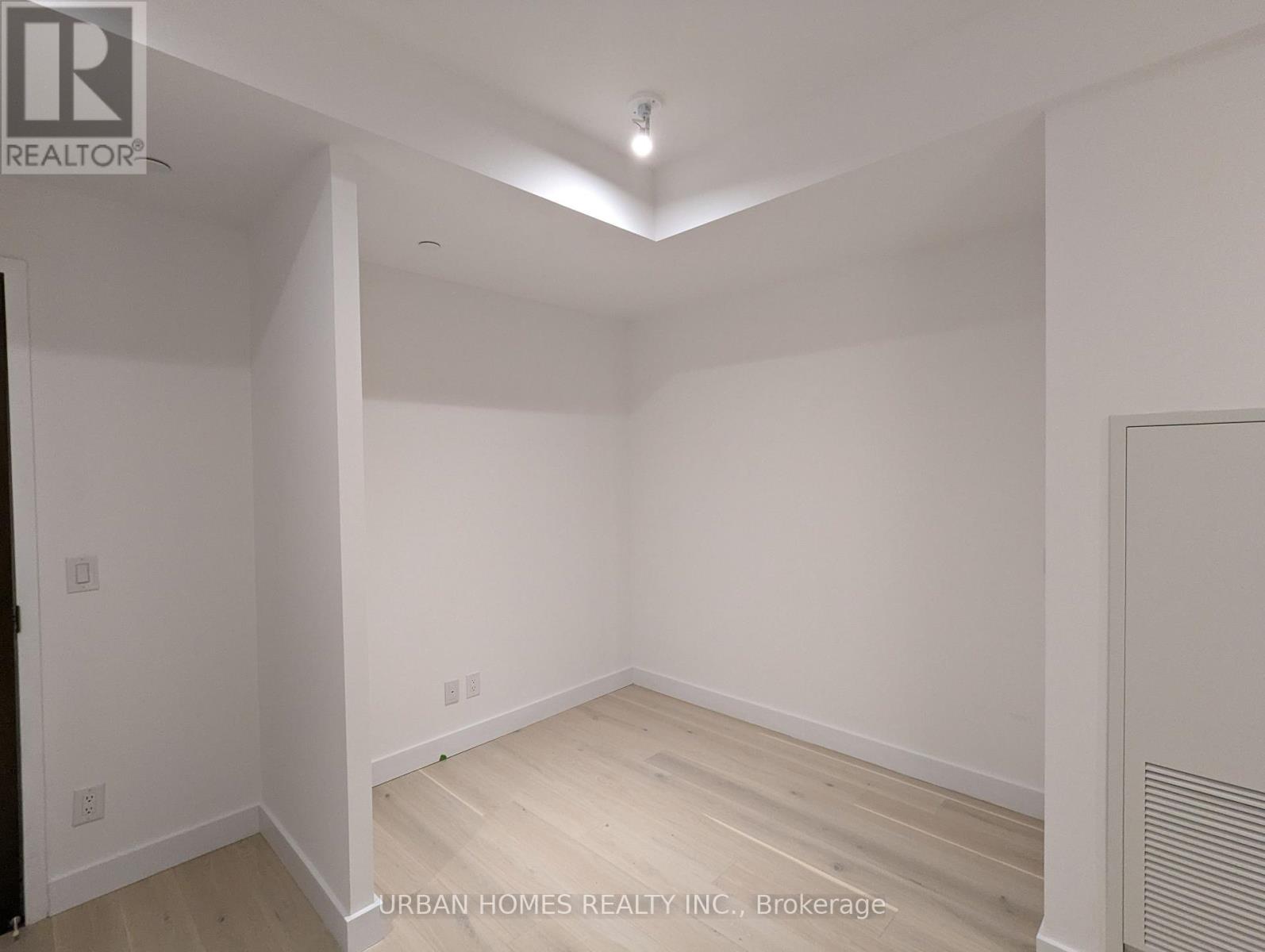 613 - 160 Kingsway Crescent, Toronto, Ontario  M8X 2R2 - Photo 11 - W12157077
