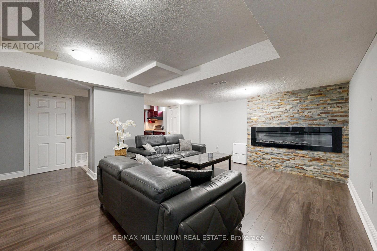 1 Pine Landing Trail, Brampton, Ontario  L6R 3H4 - Photo 38 - W12157084