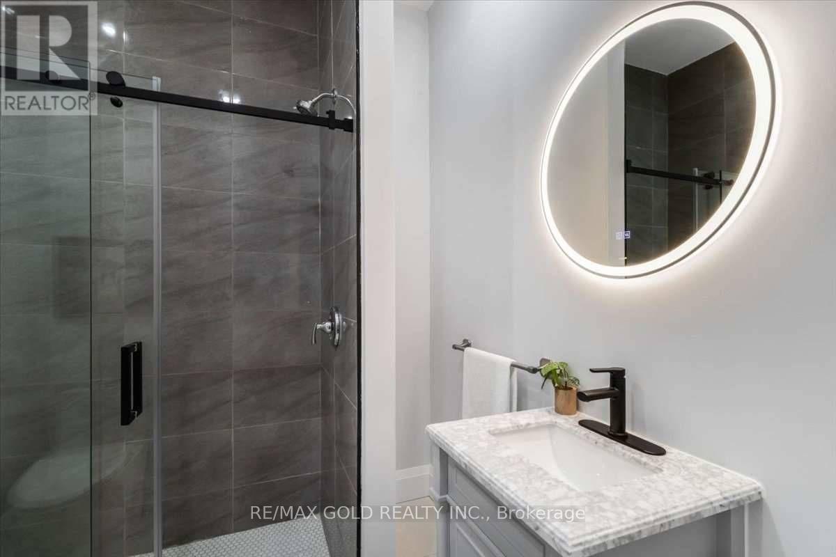 3 Wardrope Avenue, Hamilton, Ontario  L8G 1R9 - Photo 13 - X12157074