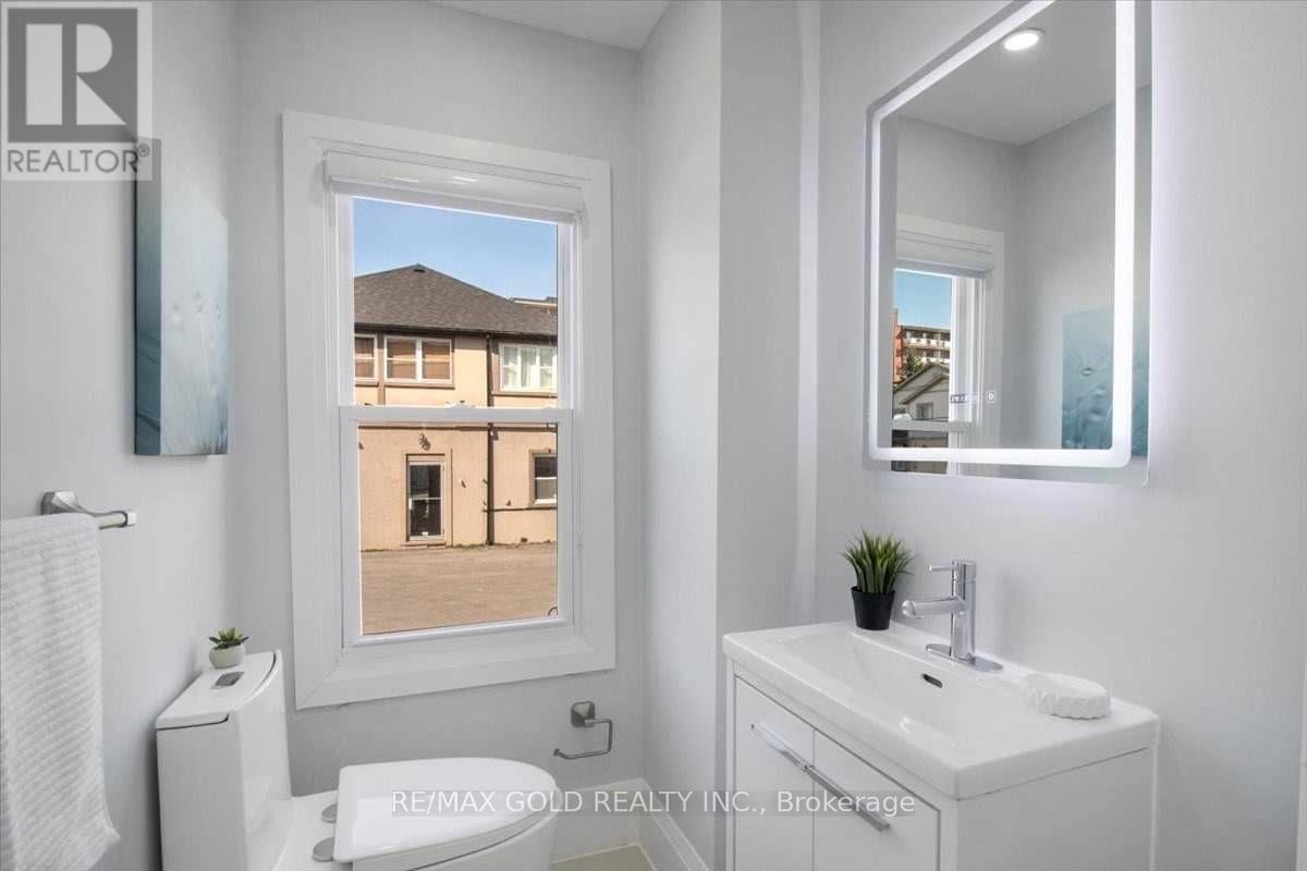 3 Wardrope Avenue, Hamilton, Ontario  L8G 1R9 - Photo 14 - X12157074