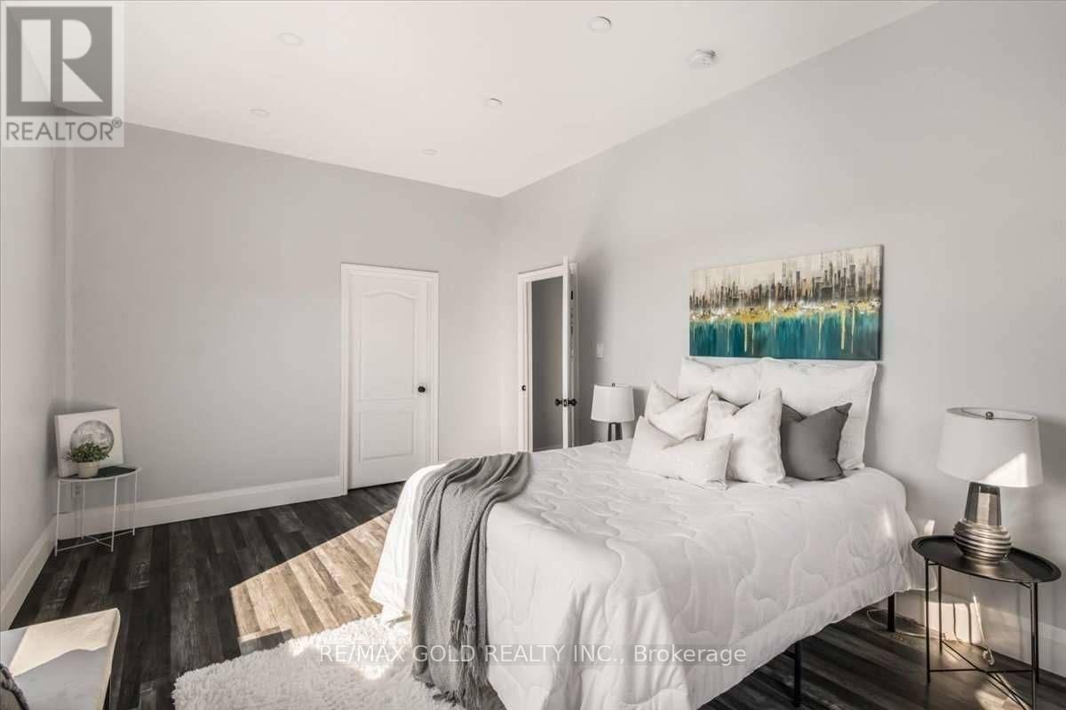 3 Wardrope Avenue, Hamilton, Ontario  L8G 1R9 - Photo 9 - X12157074
