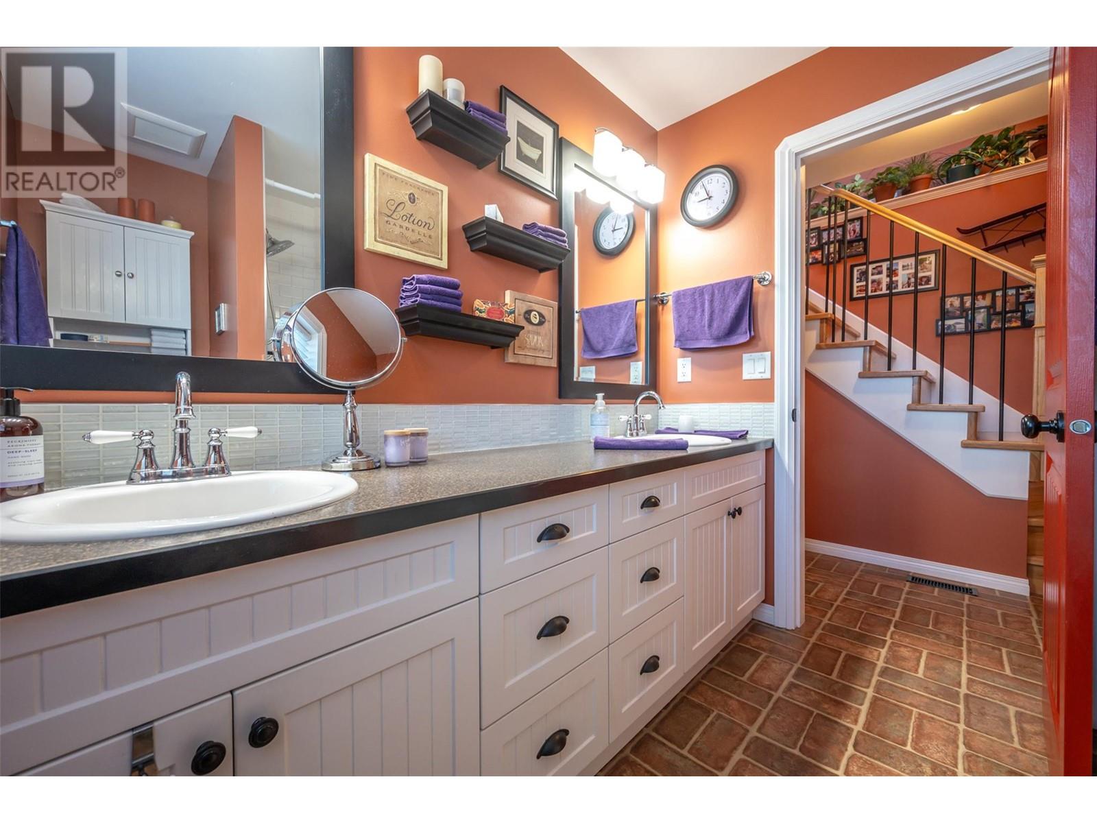 1329 KILLARNEY Street, Penticton, BC V2A4R4