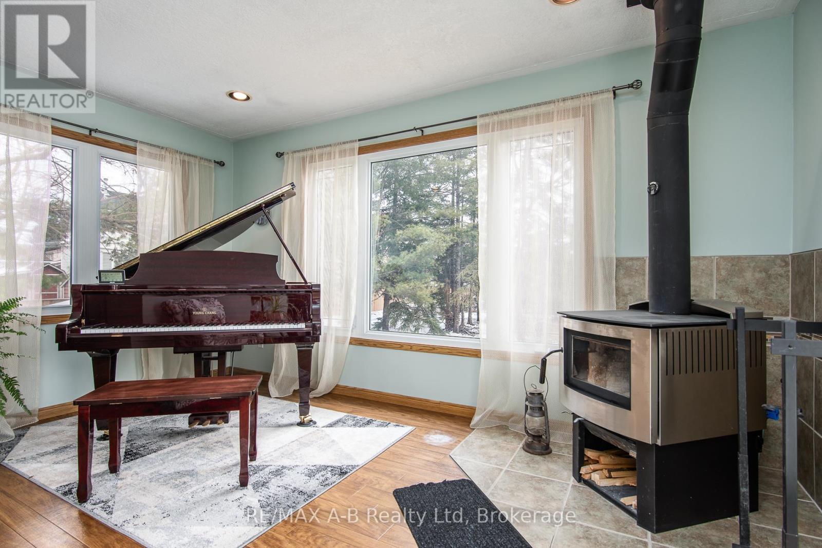 22 Mill Street E, Perth East, Ontario  N0K 1M0 - Photo 27 - X12051754