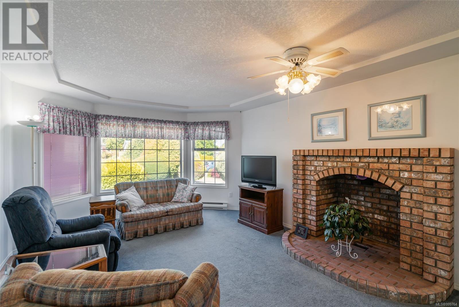 545 Dalmatian Dr, Parksville, British Columbia  V9P 1Y4 - Photo 4 - 999764