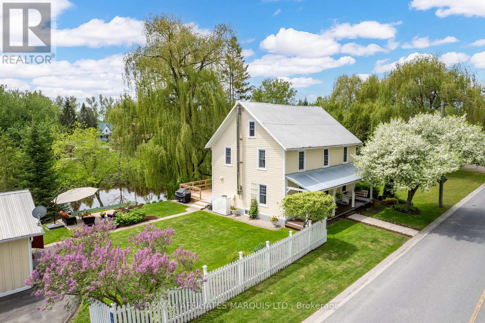 19662 John Street, South Glengarry, Ontario  K0C 2J0 - Photo 1 - X12157121