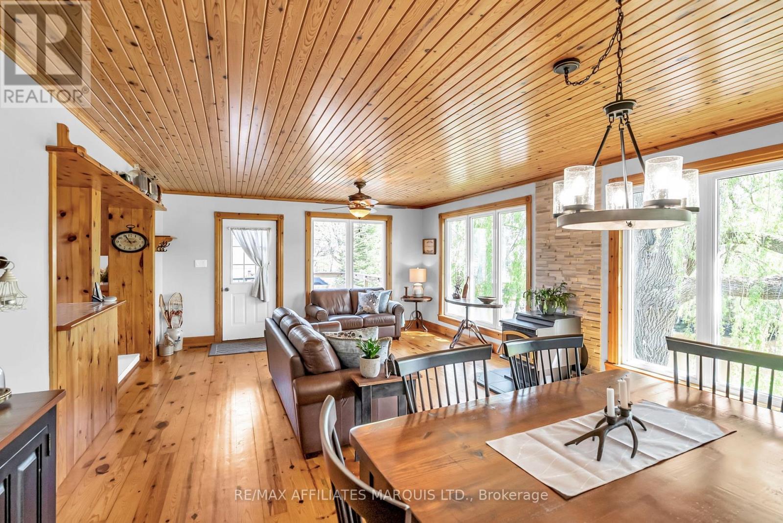 19662 John Street, South Glengarry, Ontario  K0C 2J0 - Photo 15 - X12157121