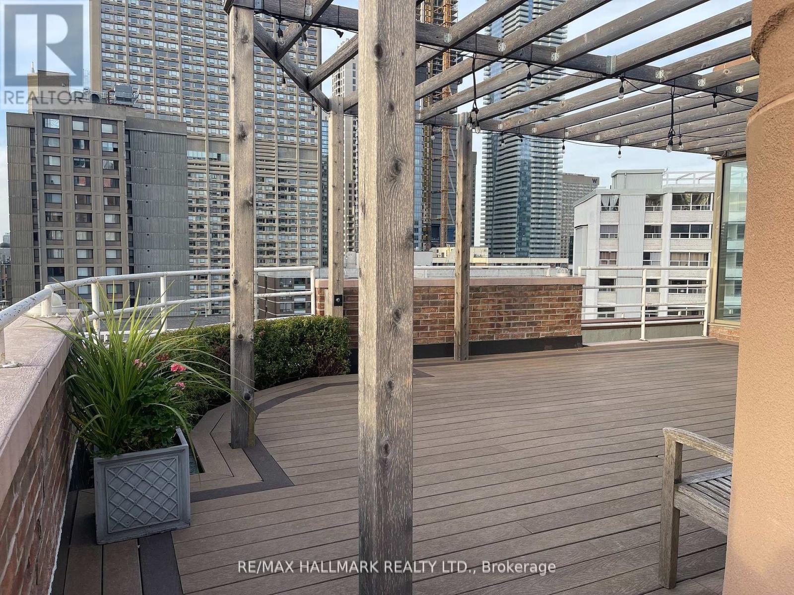 913 - 1055 Bay Street, Toronto (Bay Street Corridor), Ontario  M5S 3A3 - Photo 5 - C12157132
