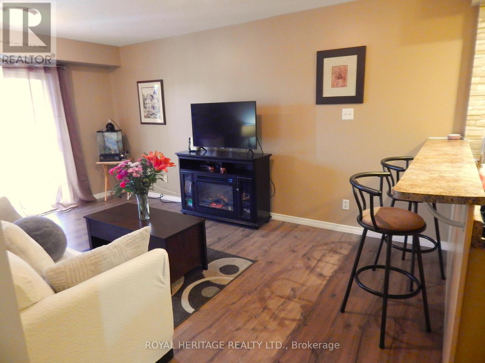 307 - 132 Aspen Springs Drive, Clarington, Ontario  L1C 0H1 - Photo 4 - E12153494