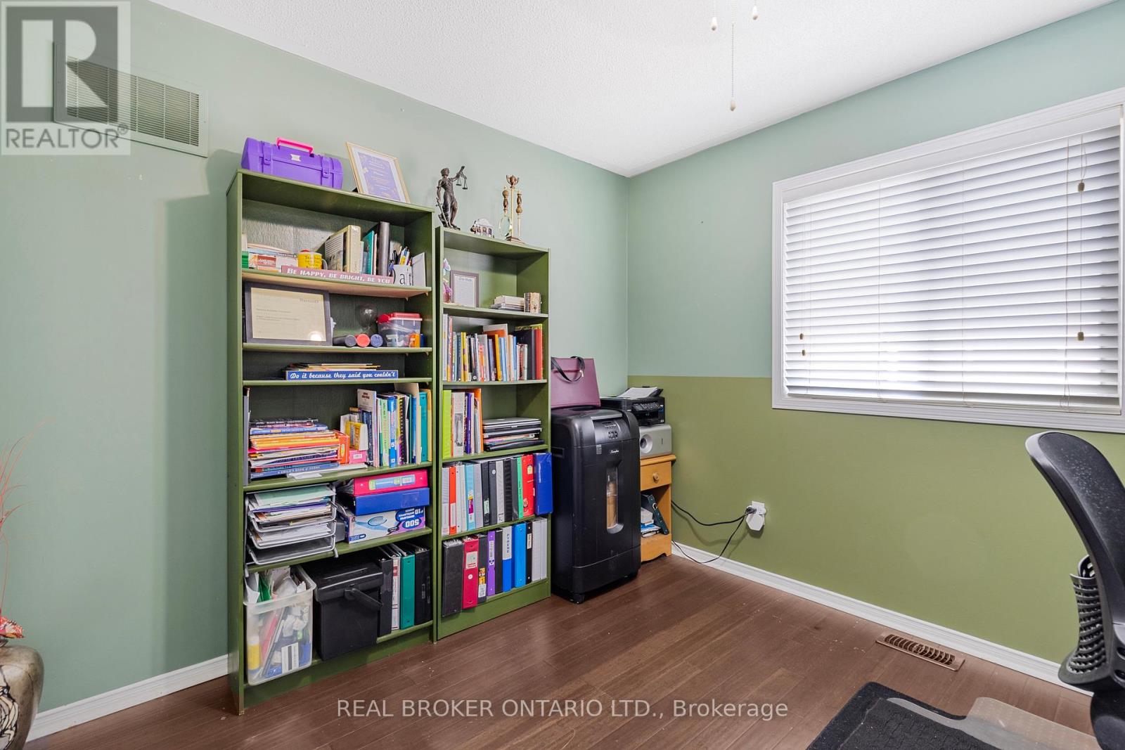 56 Lockheed Crescent, Brampton, Ontario  L7A 3G4 - Photo 24 - W12157140