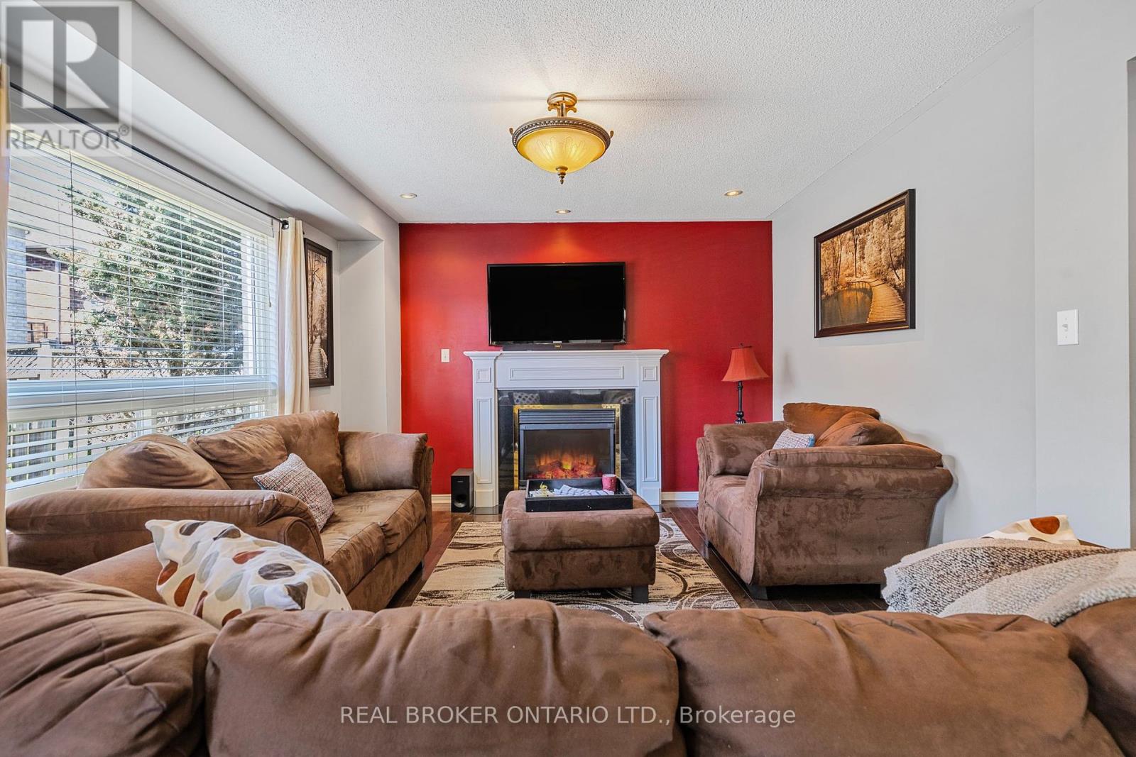 56 Lockheed Crescent, Brampton, Ontario  L7A 3G4 - Photo 8 - W12157140