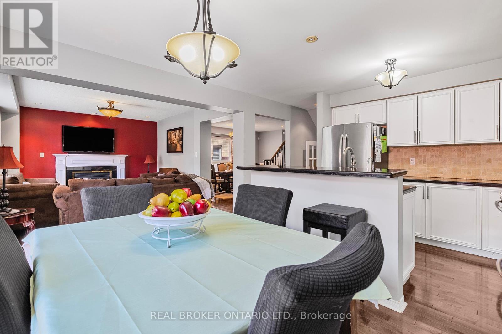 56 Lockheed Crescent, Brampton, Ontario  L7A 3G4 - Photo 9 - W12157140