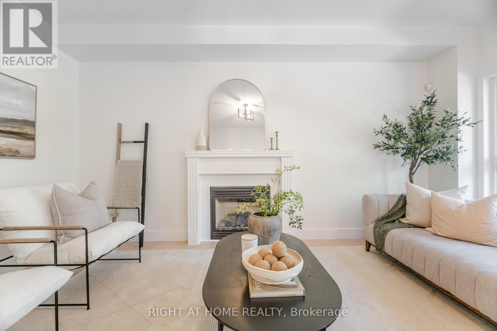 514 Huntington Ridge Drive, Mississauga (Hurontario), Ontario  L5R 2X7 - Photo 11 - W12157147