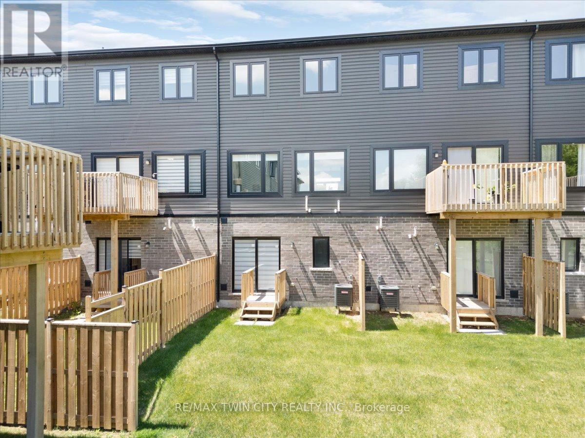 46 - 290 Equestrian Way, Cambridge, Ontario  N3E 0E7 - Photo 37 - X12157145