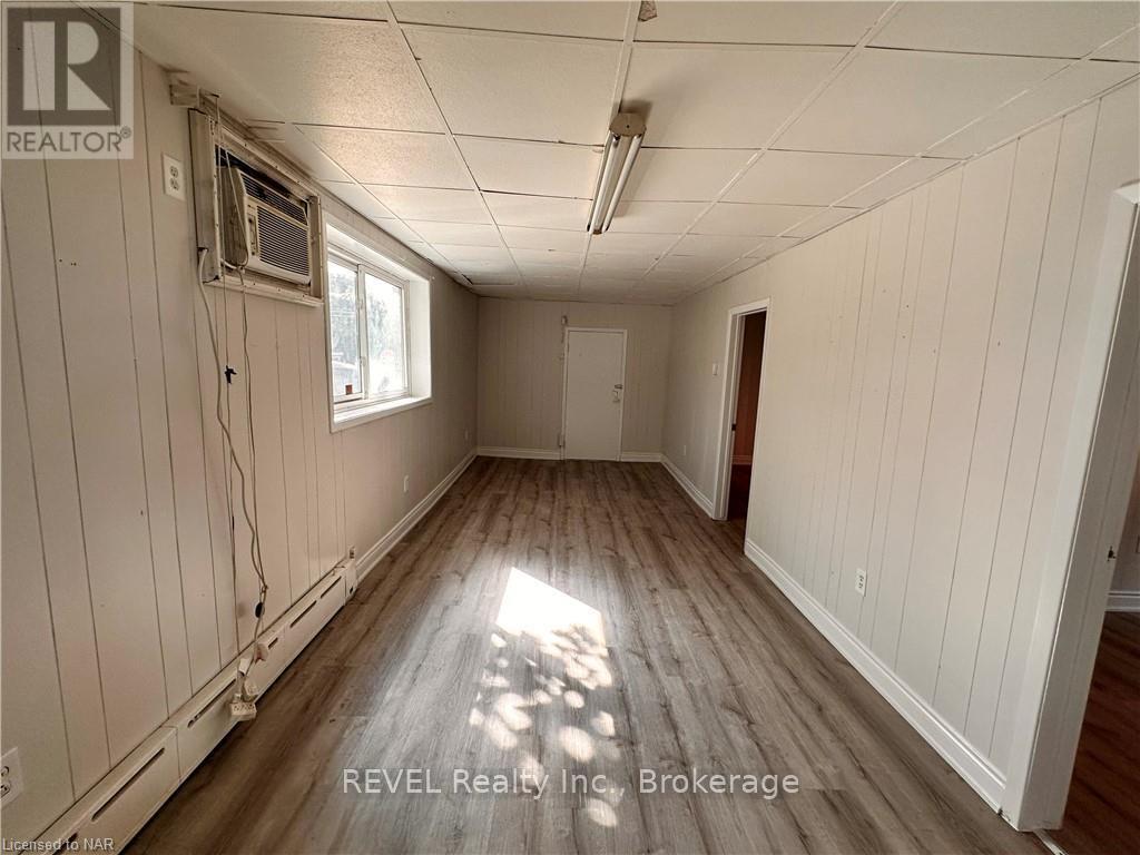 94 Empire Street, Welland, Ontario  L3B 2L4 - Photo 10 - X12157157