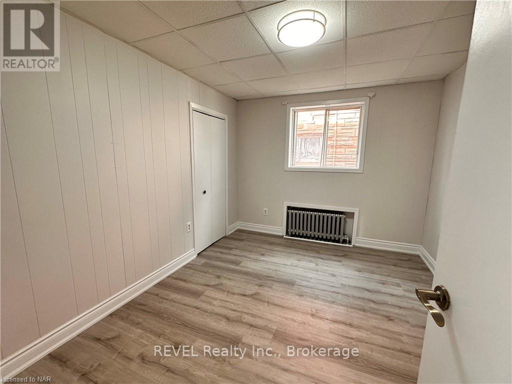 94 Empire Street, Welland, Ontario  L3B 2L4 - Photo 11 - X12157157