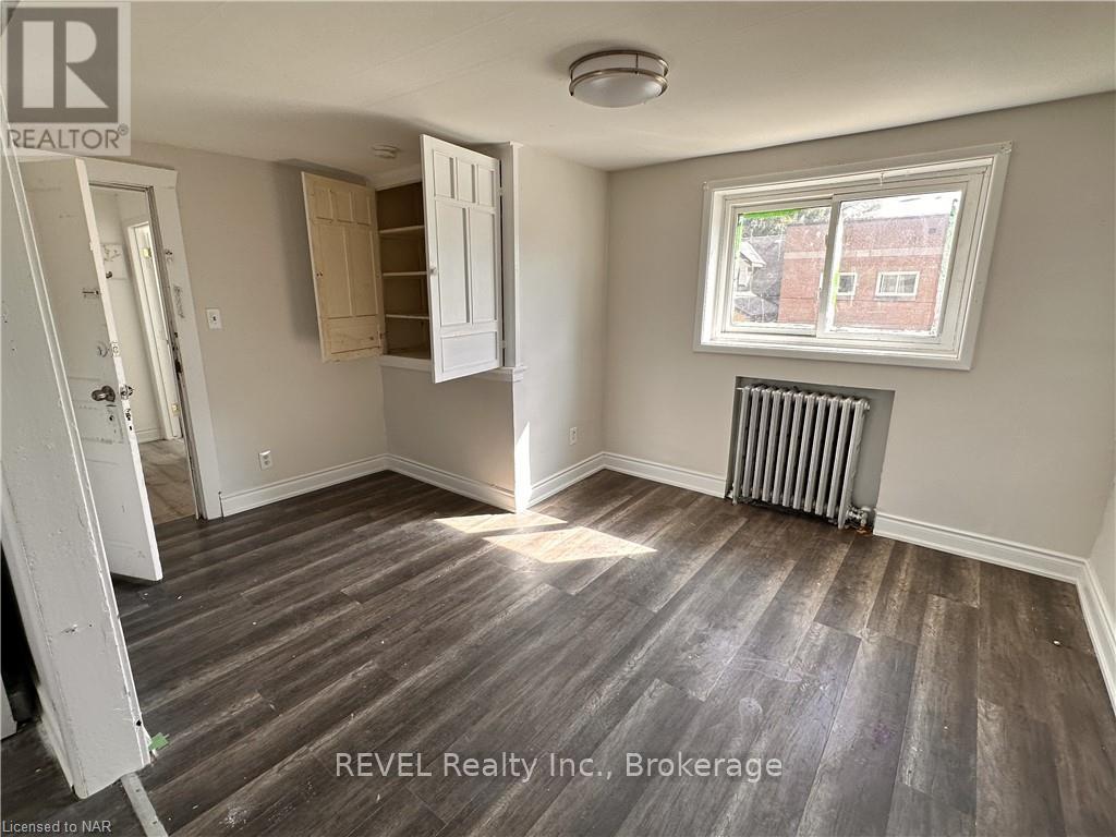 94 Empire Street, Welland, Ontario  L3B 2L4 - Photo 23 - X12157157