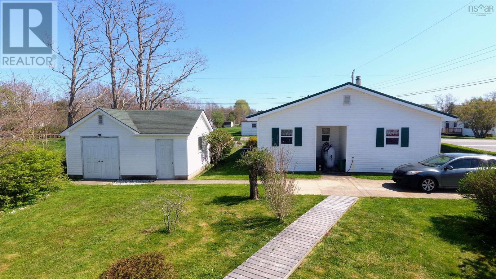 84 George Street, Shelburne, Nova Scotia  B0T 1W0 - Photo 6 - 202511431