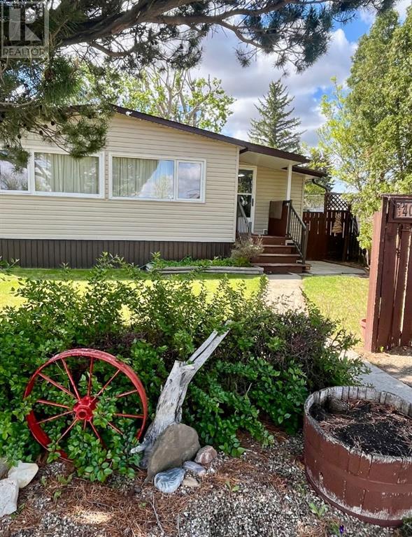 406 3 Avenue, Warner, Alberta  T0K 2L0 - Photo 1 - A2213379