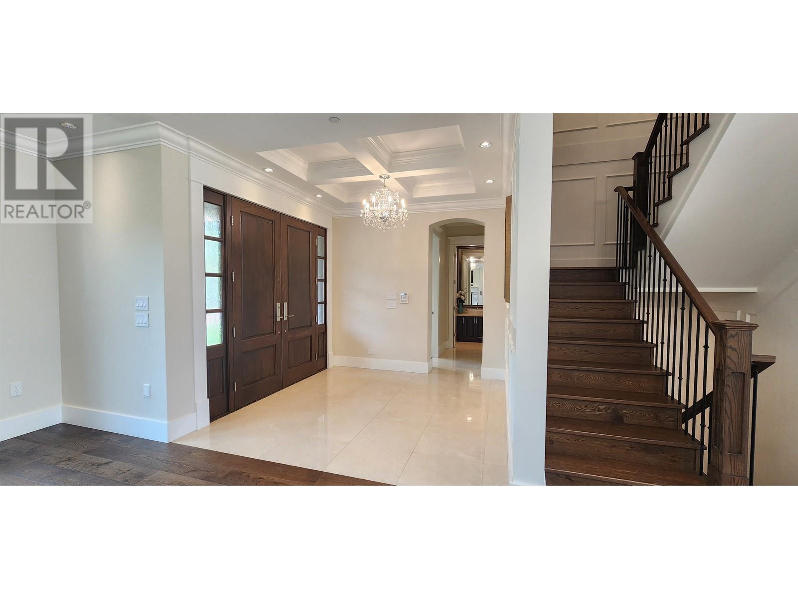 Property at 1260 KINGS AVENUE image 4