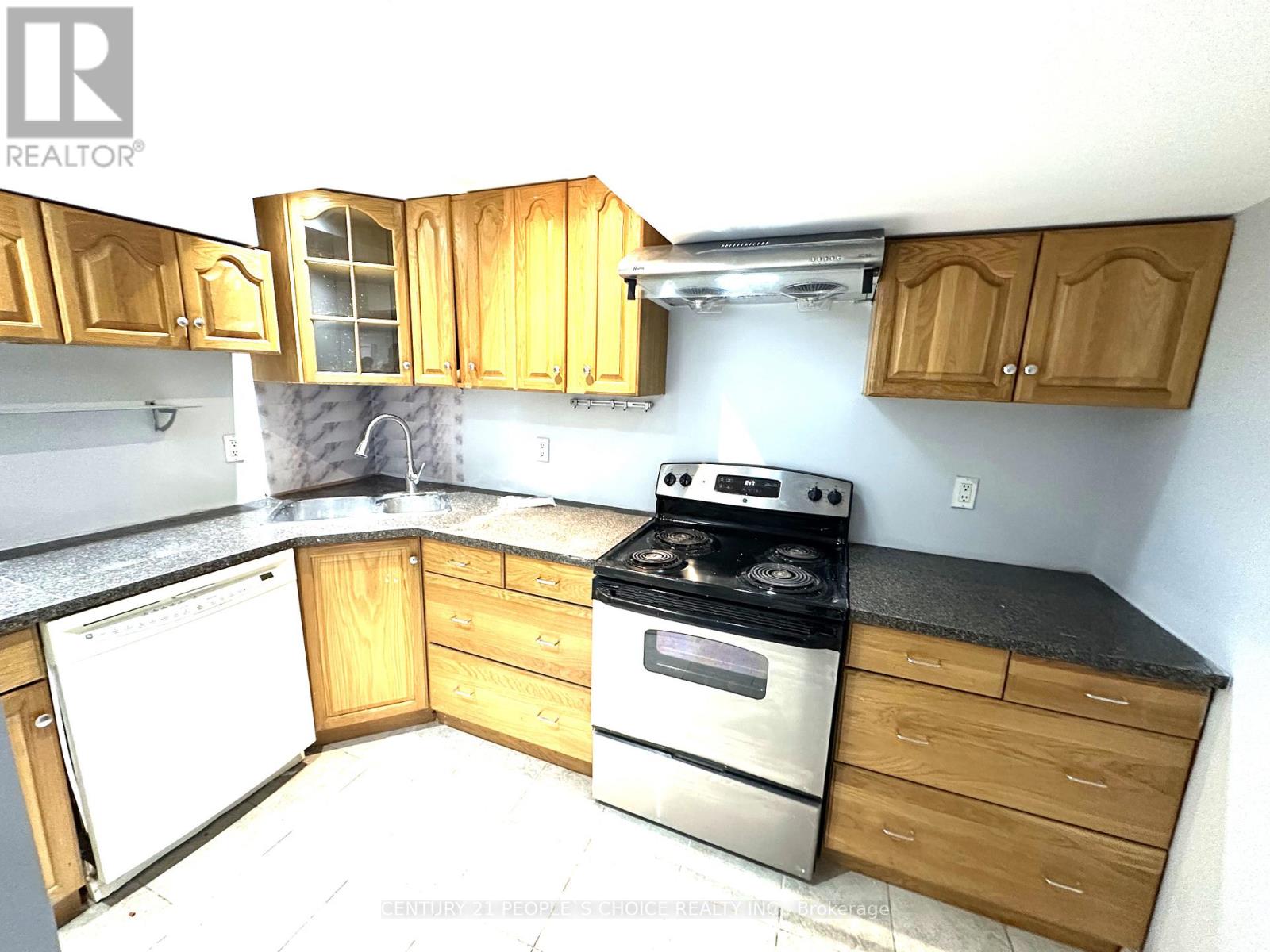 (Walkout Unit) - 2638 Sherhill Drive, Mississauga, Ontario  L5J 3Z3 - Photo 1 - W12140306