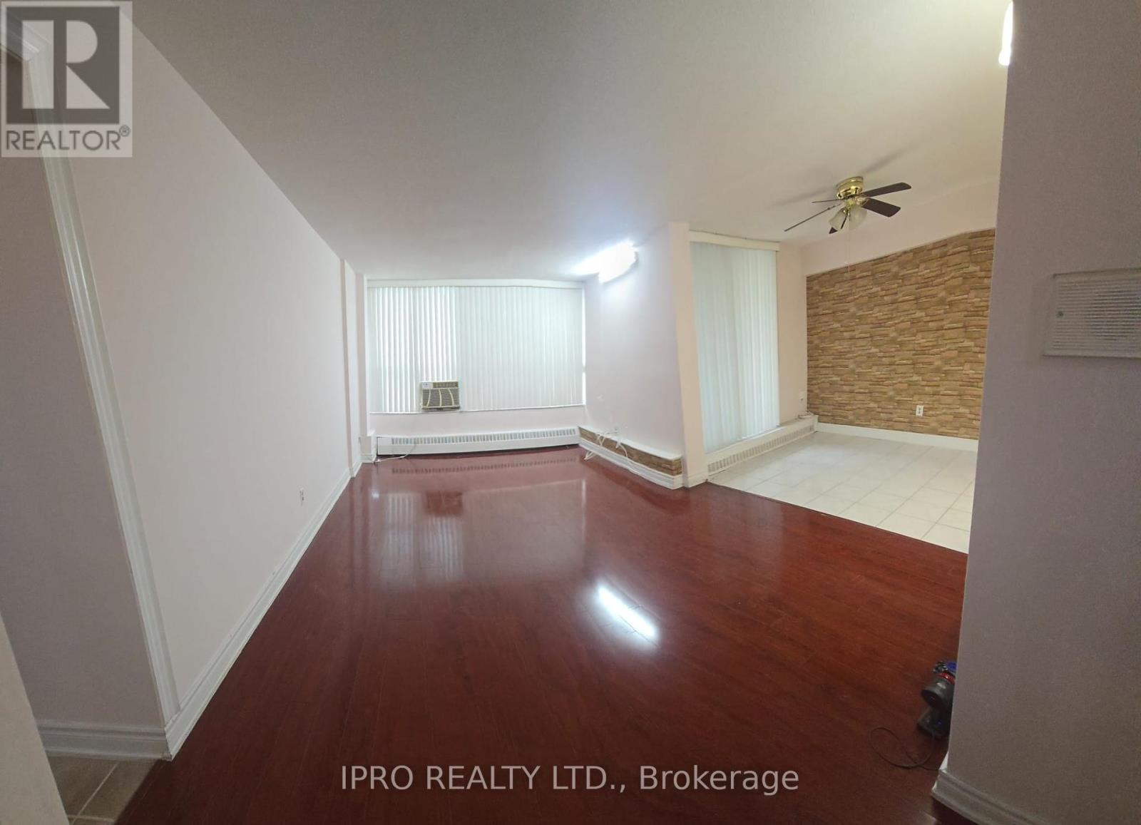 704 - 15 Vicora Linkway Way, Toronto, Ontario  M3C 1A7 - Photo 3 - C12122495