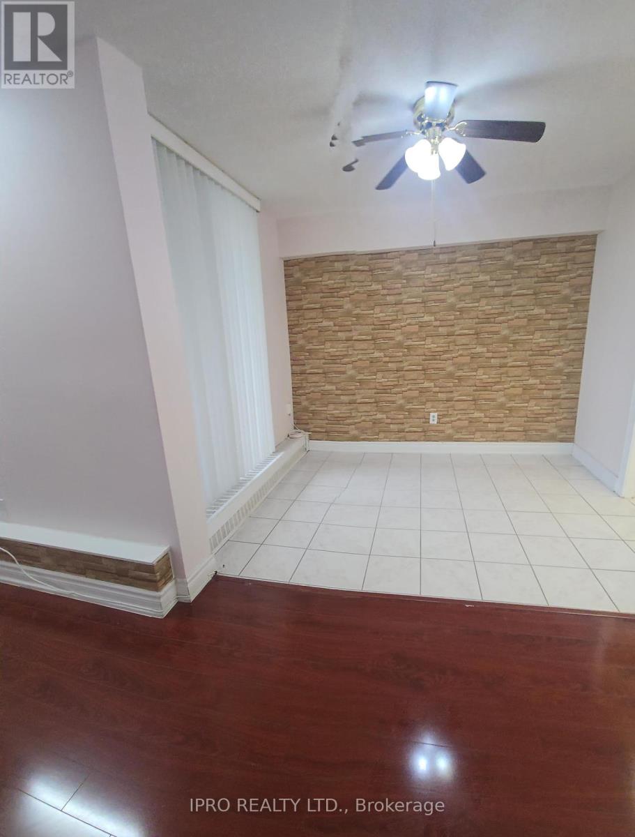 704 - 15 Vicora Linkway Way, Toronto, Ontario  M3C 1A7 - Photo 8 - C12122495