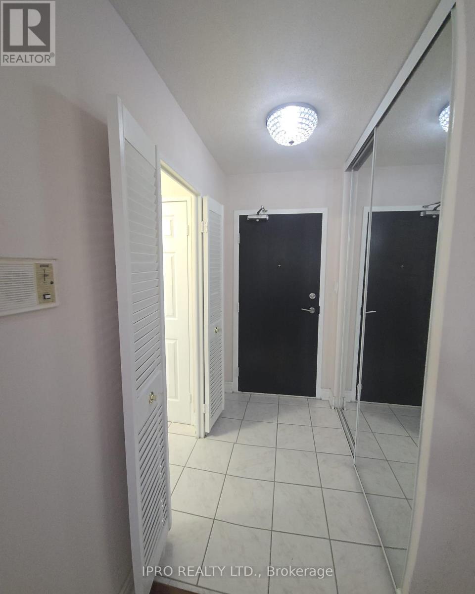 704 - 15 Vicora Linkway Way, Toronto, Ontario  M3C 1A7 - Photo 7 - C12122495