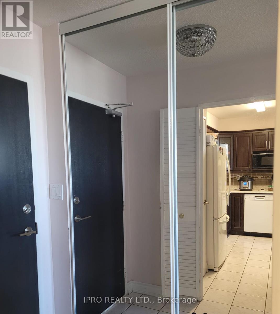 704 - 15 Vicora Linkway Way, Toronto, Ontario  M3C 1A7 - Photo 12 - C12122495
