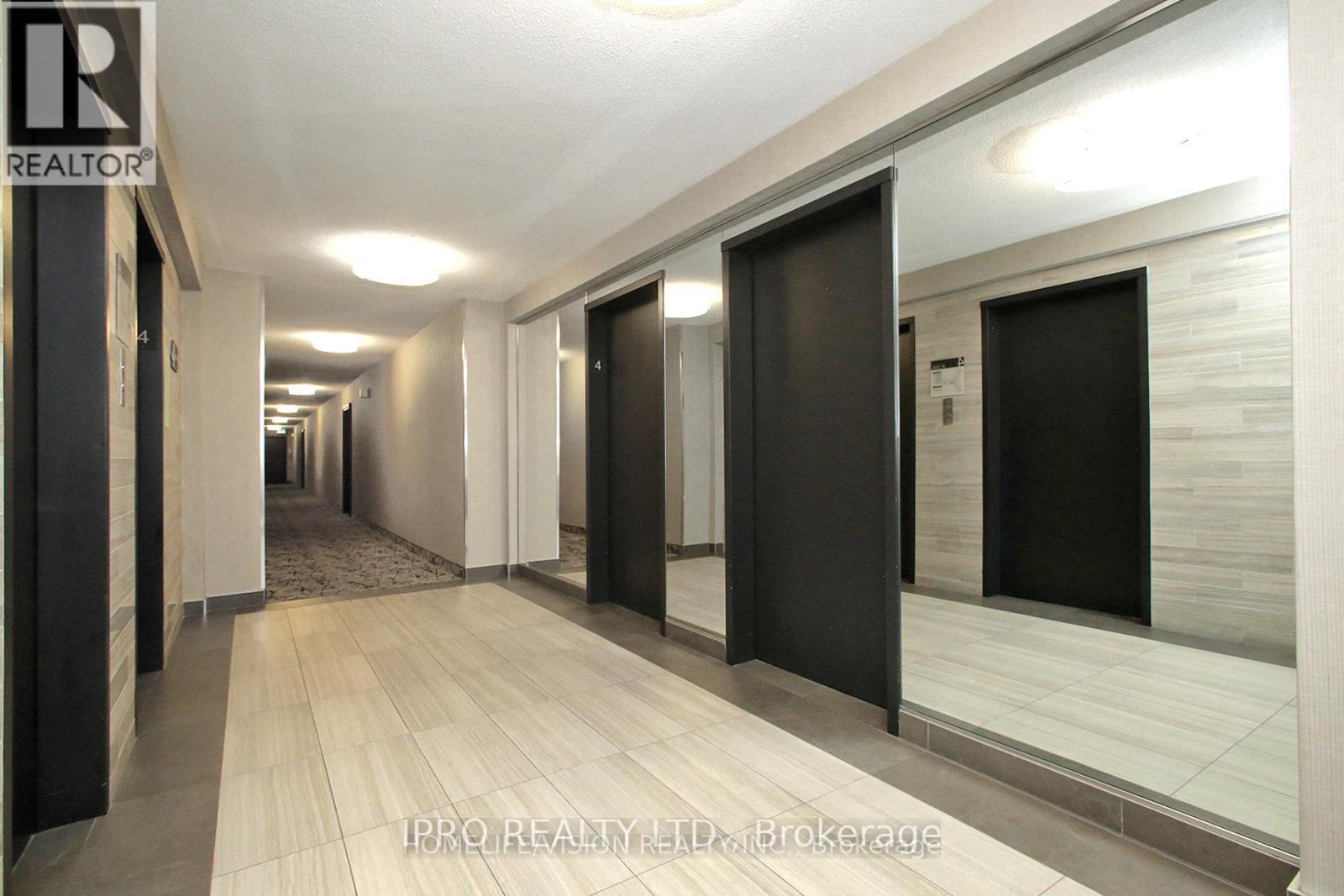 704 - 15 Vicora Linkway Way, Toronto, Ontario  M3C 1A7 - Photo 13 - C12122495