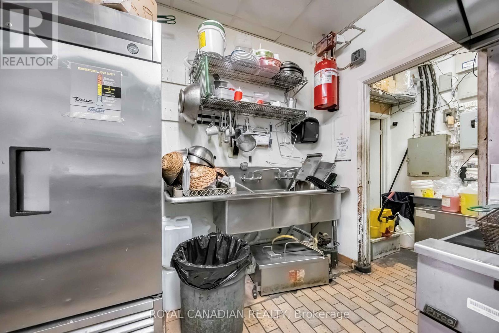 666 Millwood Road, Toronto, Ontario  M4S 1K8 - Photo 27 - C12157179