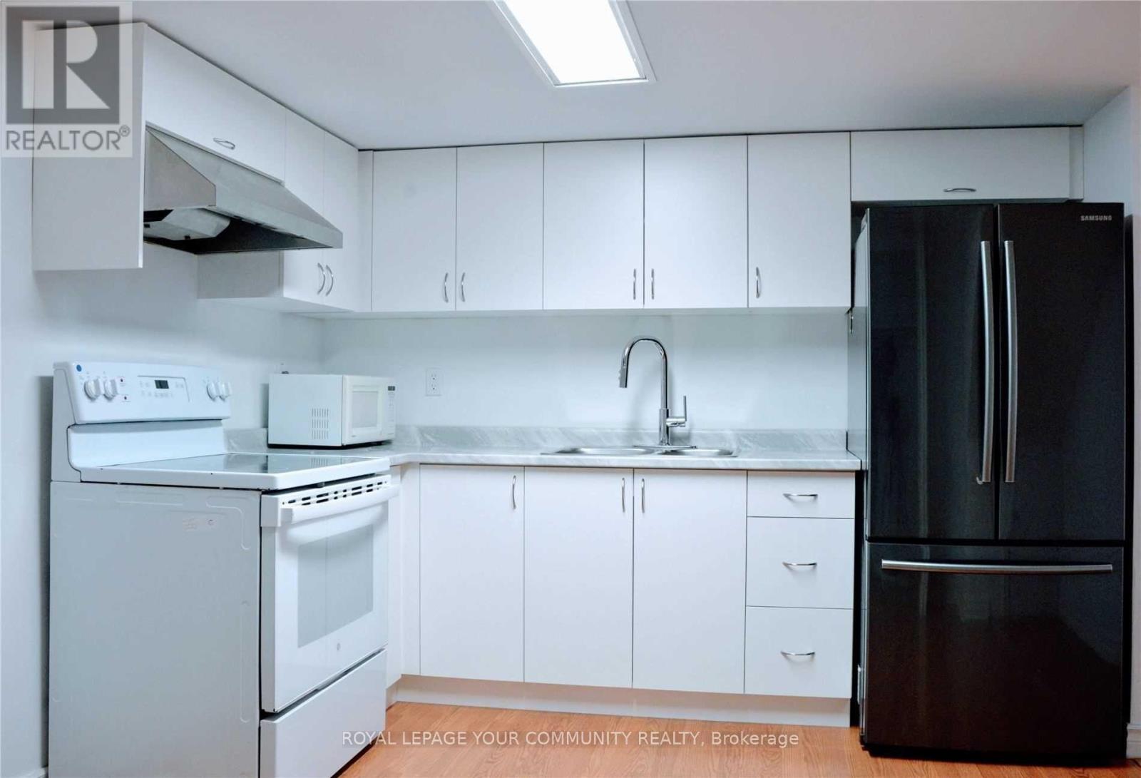 106 Connaught Avenue, Toronto, Ontario  M2M 1H2 - Photo 2 - C12157182