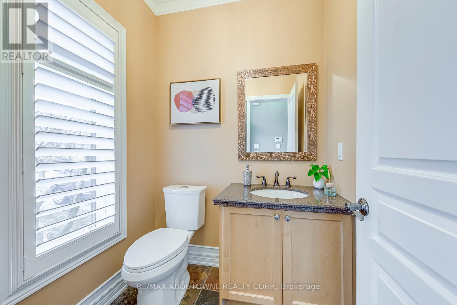 2353 Kwinter Road, Oakville, Ontario  L6M 0H3 - Photo 21 - W12157162