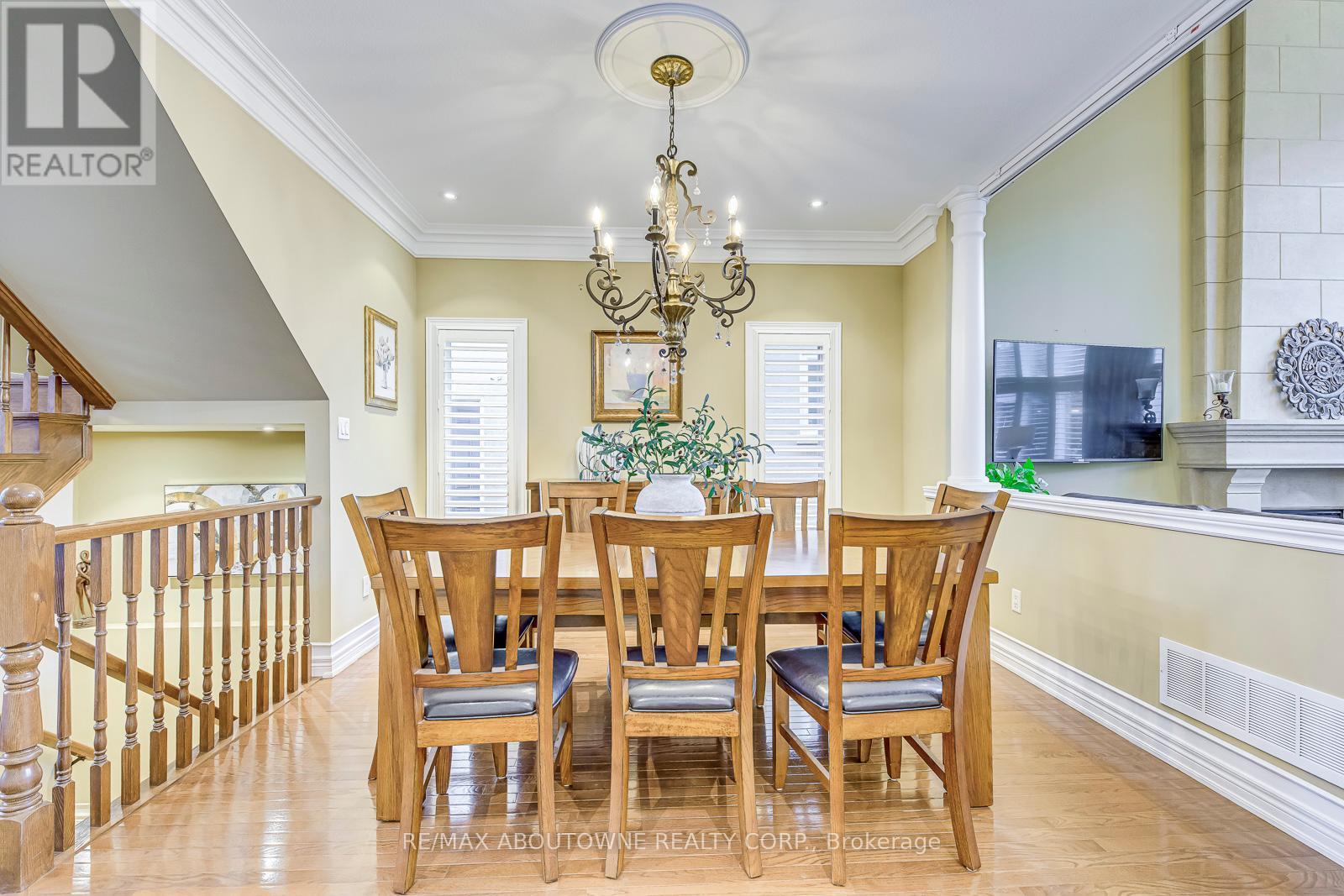 2353 Kwinter Road, Oakville, Ontario  L6M 0H3 - Photo 6 - W12157162