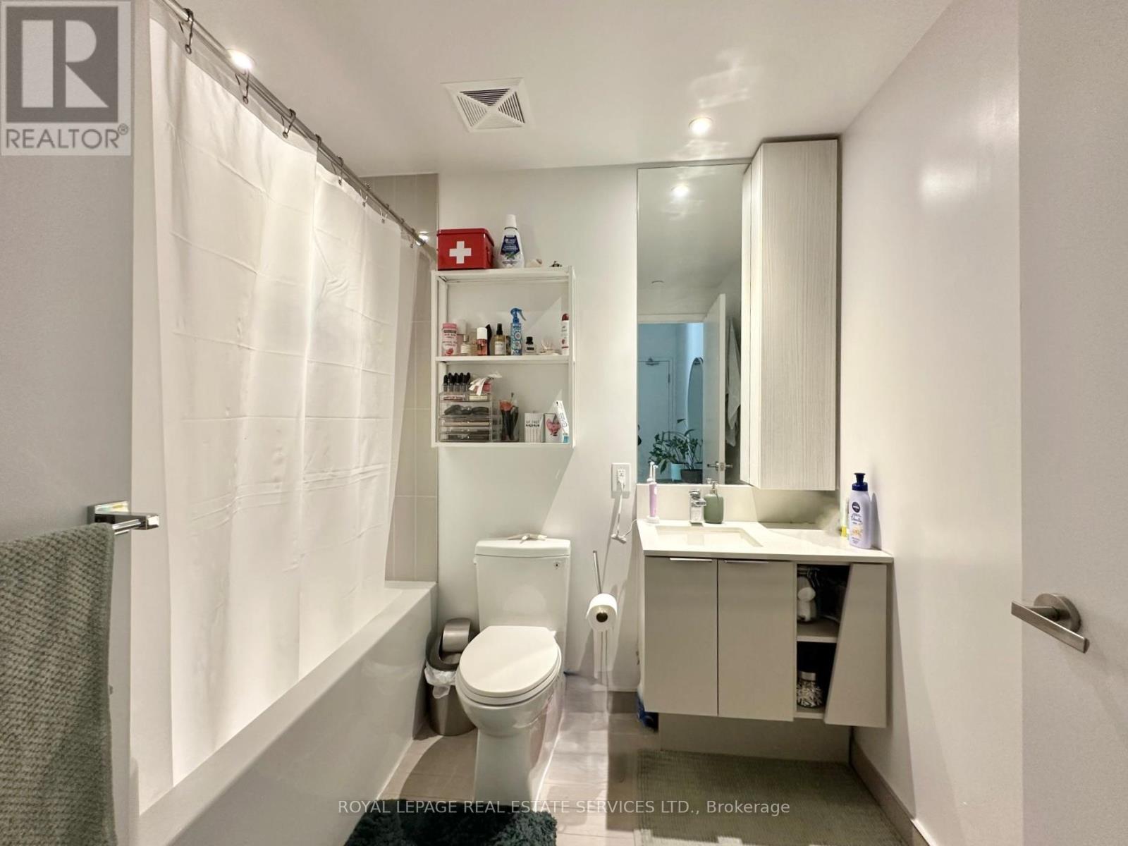 526 - 3900 Confederation Parkway, Mississauga, Ontario  L5B 0M3 - Photo 6 - W12157180