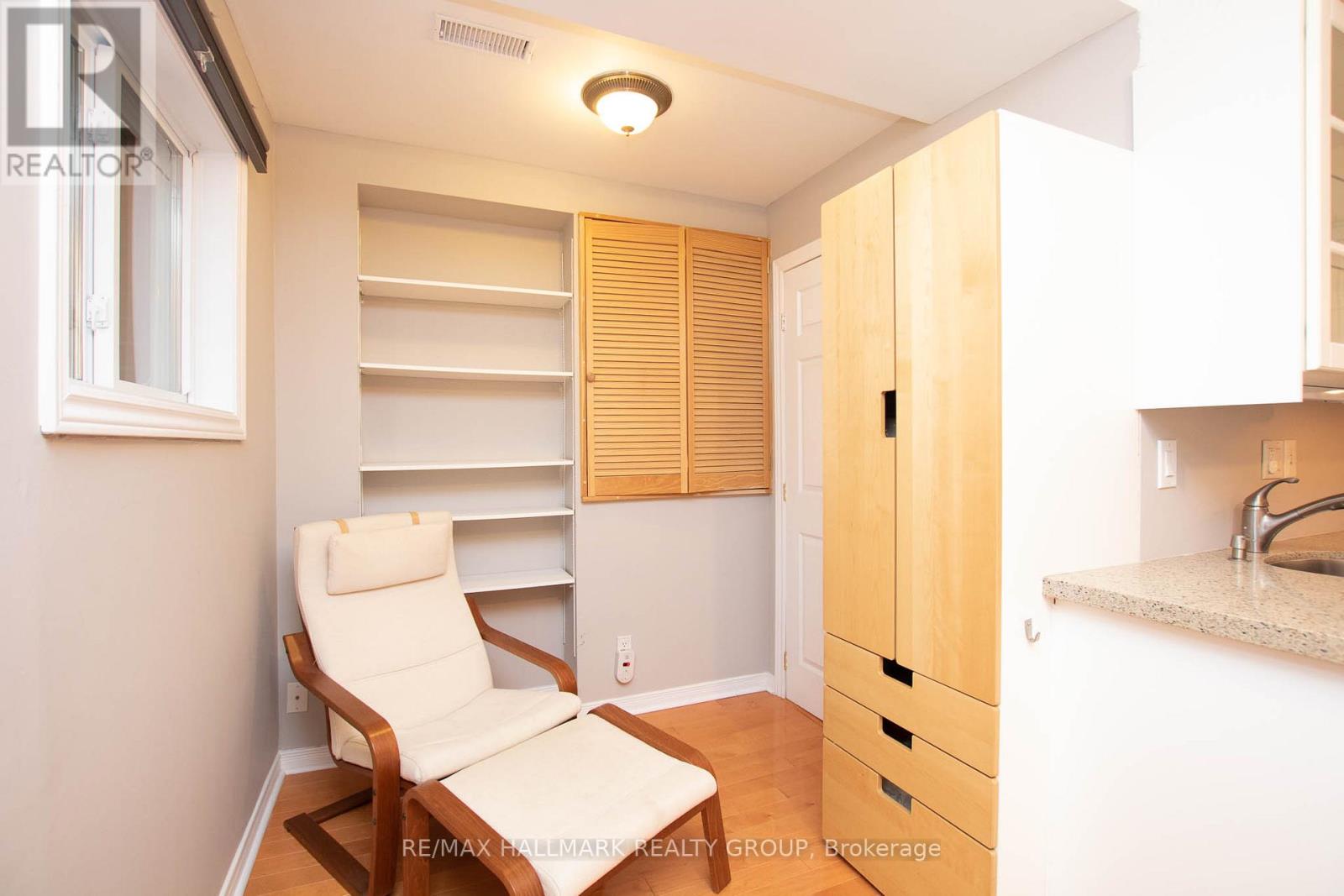 22 Central Avenue, Ottawa, Ontario  K2P 0M9 - Photo 6 - X12157208