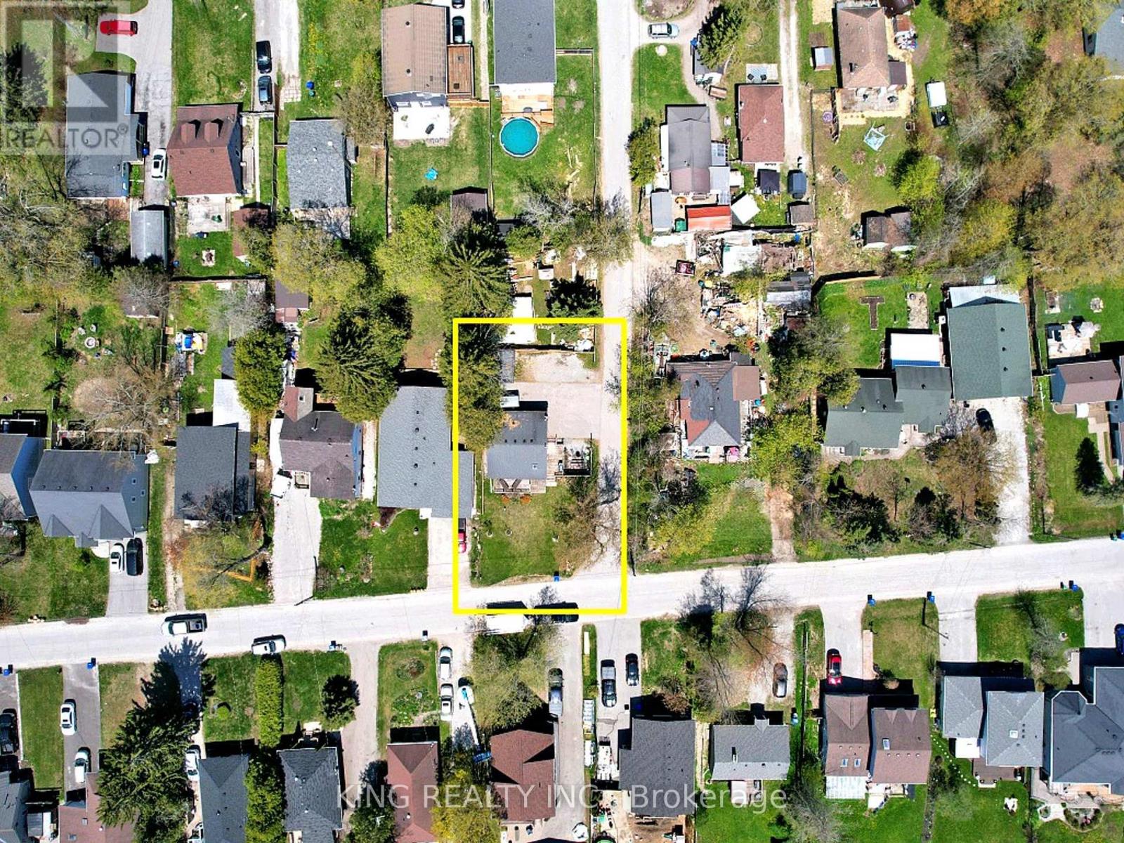 Property at 674 CHESTNUT STREET N image 3
