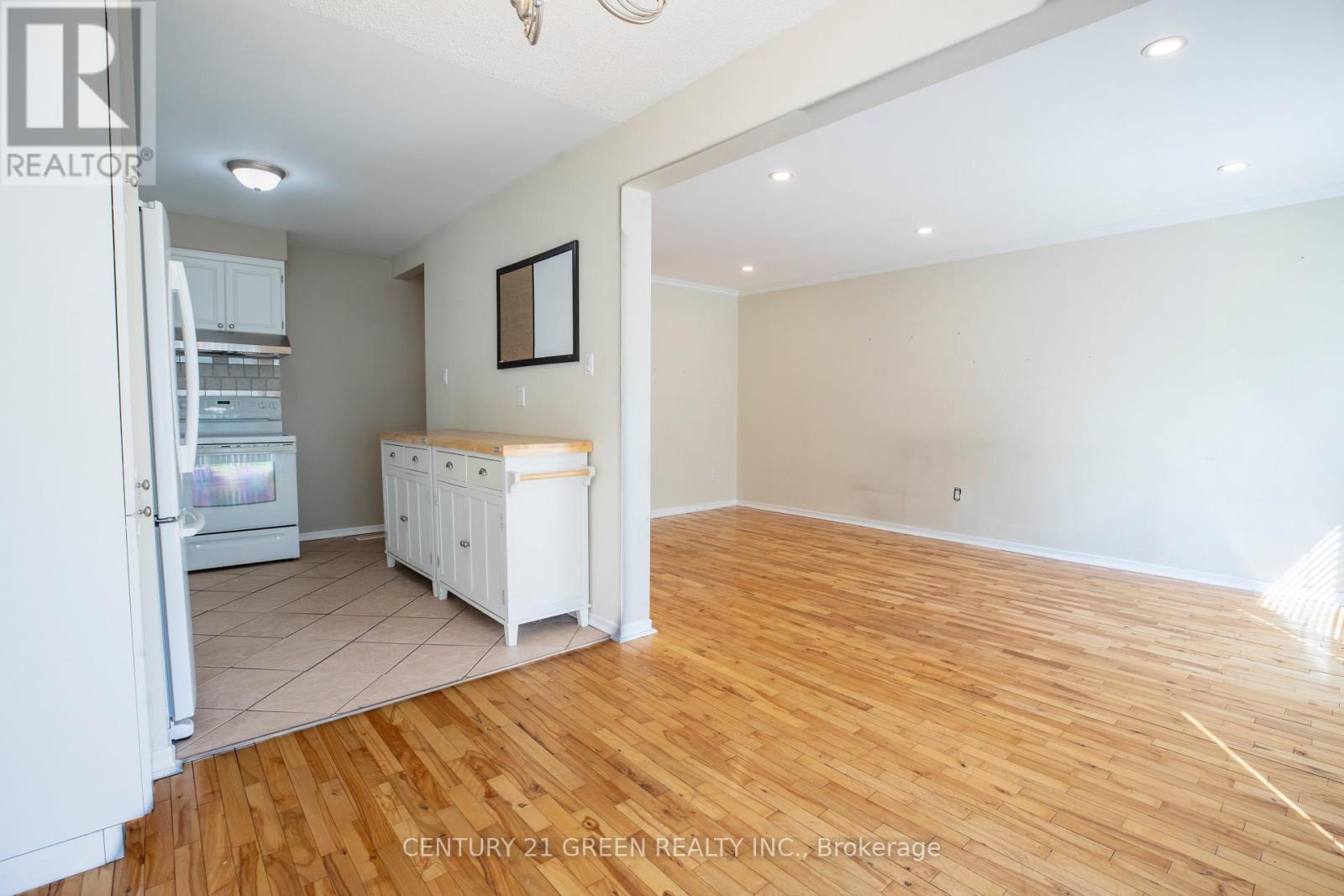 26 - 26 Carisbrooke Court, Brampton, Ontario  L6S 3K1 - Photo 12 - W12063279