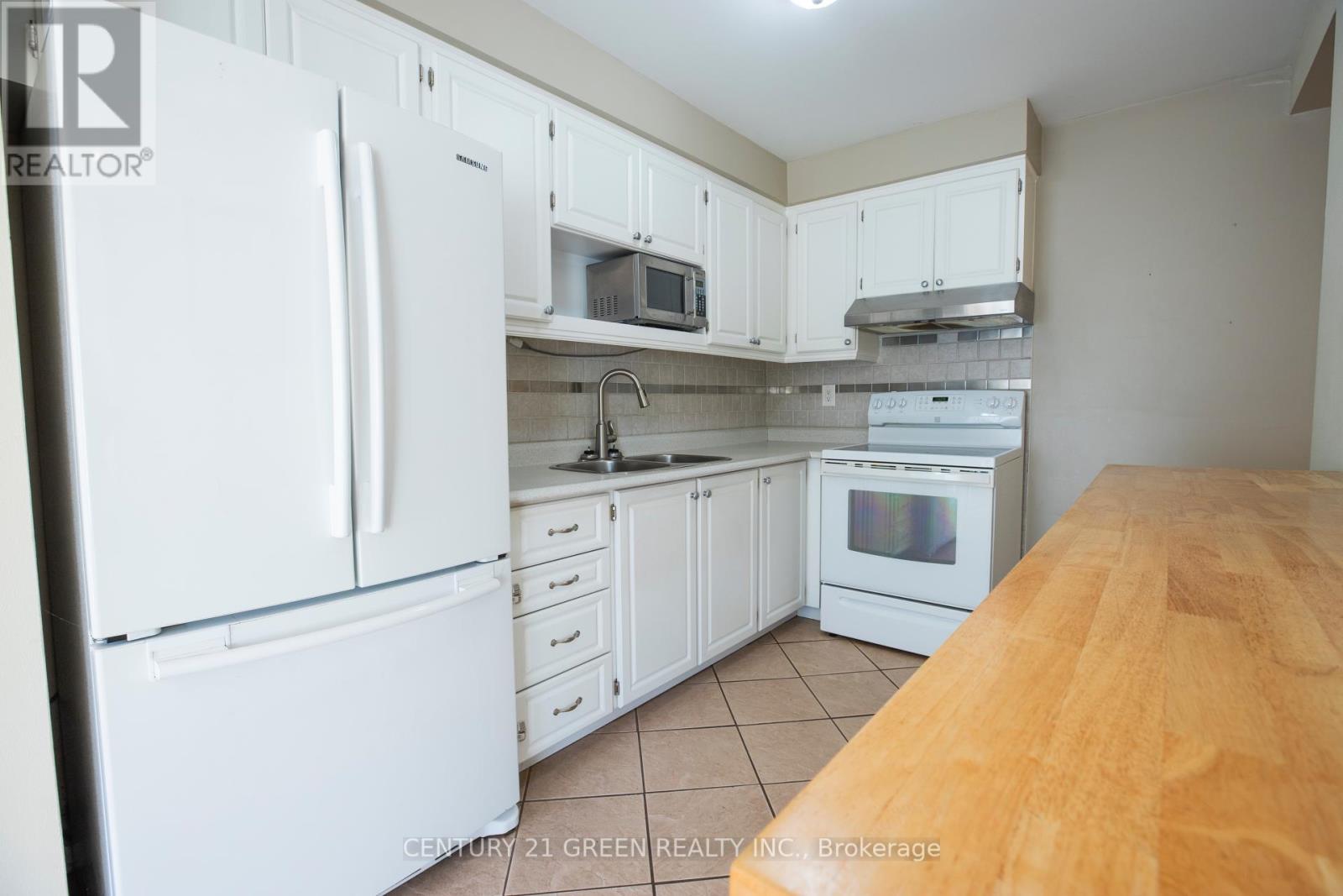 26 - 26 Carisbrooke Court, Brampton, Ontario  L6S 3K1 - Photo 14 - W12063279