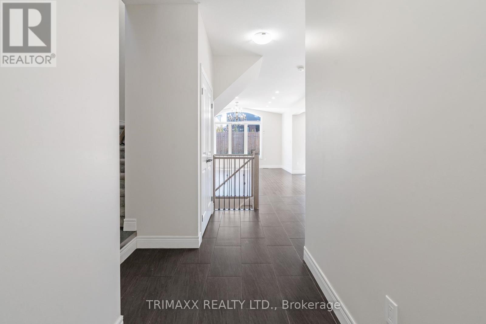 Property at 39 LOXLEIGH LANE image 5